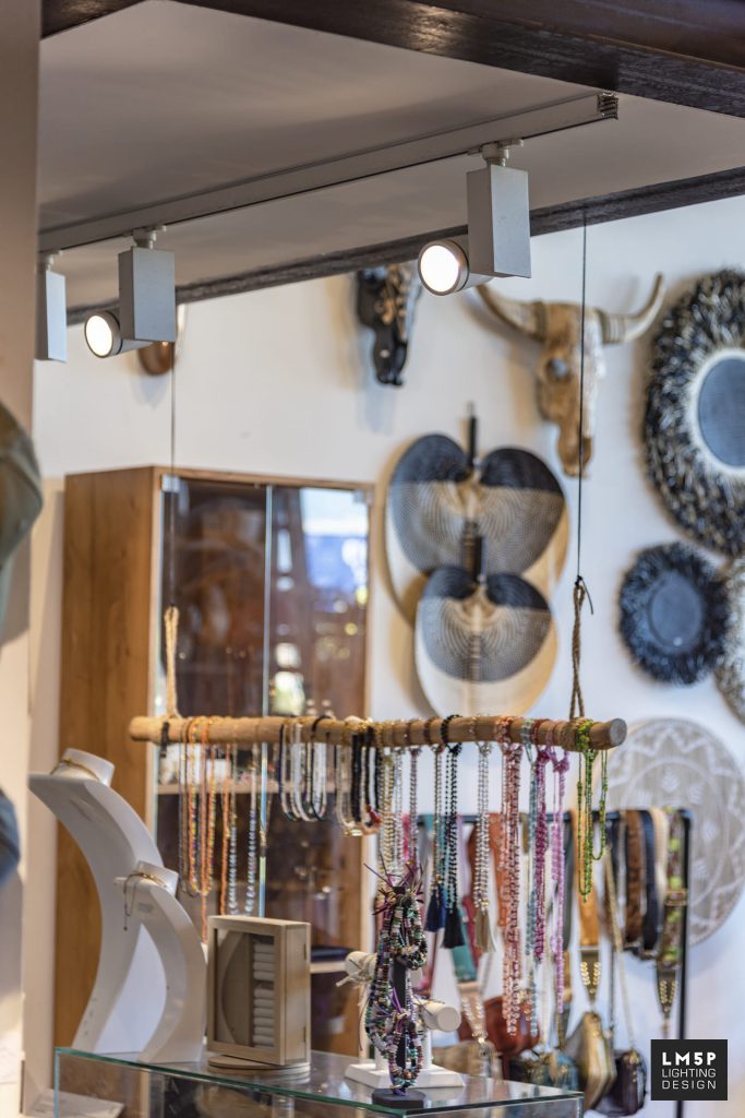 Boutique By Mamé Marseille mise en lumière by Le Mouton à 5 Pattes