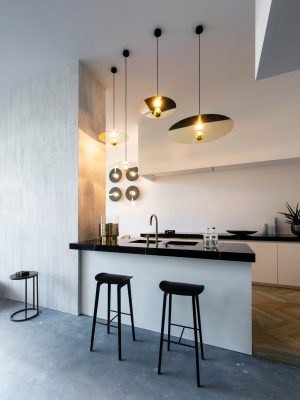 MIRRO_CEILING_SUSPENDED_Furniture_store_Kobalt_Brugge_Belgium_Kris_Dekeijser(photographer)