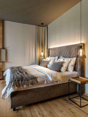 WIRO_CEILING_SUSPENDED_CONE_Almwellness_Hotel_Pierer_Teichalm_Austria_Harald_Eisenberger(photographer)